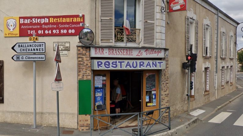 La brasserie Le Village est le seul commerce de la petite commune d'Auvernaux qui compte à peine plus de 300 habitants (Capture d'écran/Google Maps)