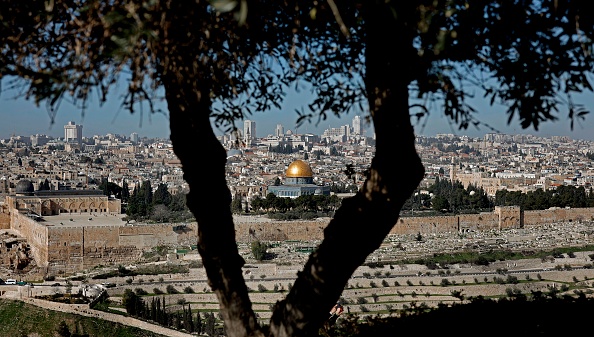 -Le Dôme du Rocher situé dans la vieille ville de Jérusalem est vu à partir du mont des Oliviers, le 23 janvier 2019. Photo de Thomas Coex / AFP via Getty Images.