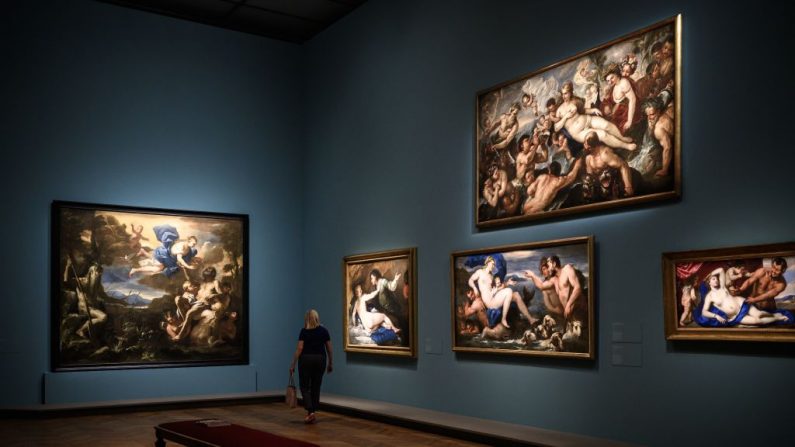 Exposition"Le triomphe de la peinture Napolitaine" au Petit Palais, novembre 2019. (Crédit photo Philippe LOPEZ / AFP) (Photo by PHILIPPE LOPEZ/AFP via Getty Images)