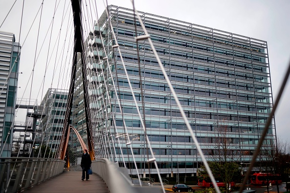 -Un immeuble qui abrite les bureaux de la Chaîne CGTN Europe (China Global Télévision Network), à l'ouest de Londres, le 4 février 2021. Photo par Tolga Akmen / AFP via Getty Images.