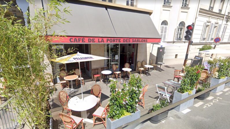 Les grilles du restaurant aux allures de bistrot étaient fermées, mais il y avait des clients à l'intérieur. (Capture d'écran/Google Maps)