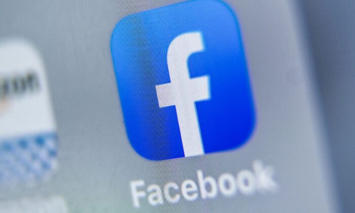 Le logo de Facebook affiché sur une tablette à Lille, en France, le 28 août 2019. (Denis Charlet/AFP via Getty Images)