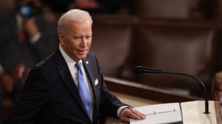 Biden a marqué de bons points sur la Chine, mais il doit se montrer beaucoup plus ferme