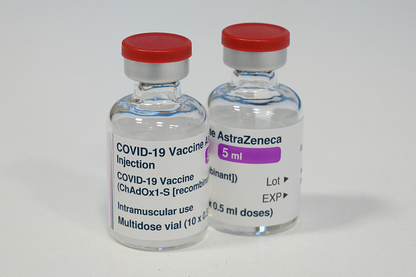 Doses d'AstraZeneca contre le Covid-19. (Photo : Leon Neal/Getty Images)