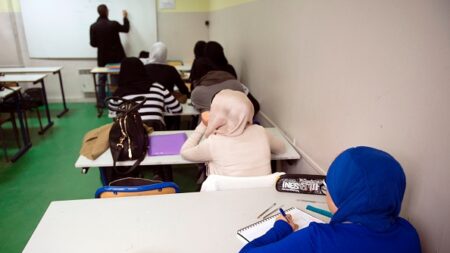 École musulmane à Albertville : le préfet soutient le maire et dénonce un projet « séparatiste »