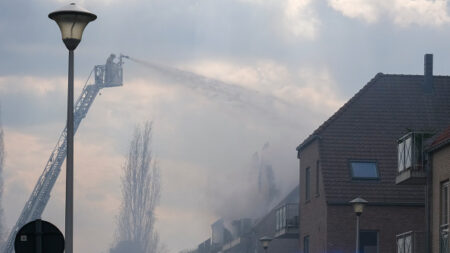 Un terrible incendie a tué une femme enceinte et ses trois filles à Quiévrain en Belgique, le père dans un état grave meurt à l’hôpital