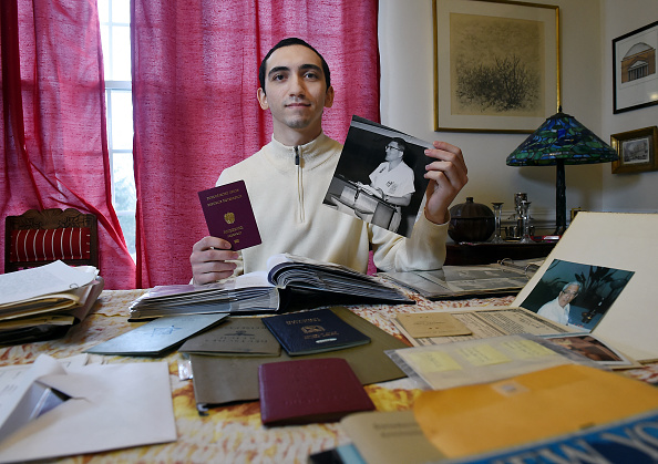 - Près de 76 ans après la fin de l'Holocauste, les descendants de ceux qui ont été chassés d'Autriche par les nazis reprennent la nationalité volée à leurs ancêtres réfugiés le 16 mars 2021, en Virginie. Photo Olivier DOULIERY / AFP via Getty Images.