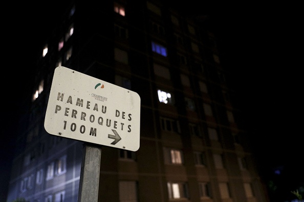 Mattéo âgé de 17 ans a été poignardé à mort au pied d'un des immeubles à Champigny-sur-Marne, le 18 mai 2021. (Photo :  GEOFFROY VAN DER HASSELT/AFP via Getty Images)