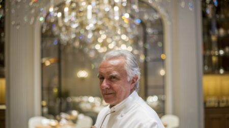 Alain Ducasse évincé du palace parisien Le Plaza Athénée