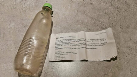 Une femme trouve un message datant de 21 ans dans une bouteille sur le rivage des îles Shetland