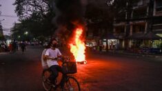 Birmanie: quand les couples se forment sur les barricades