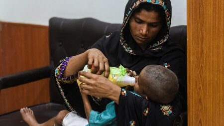 Pakistan: les enfants pauvres payent au prix fort une nouvelle vague de sida