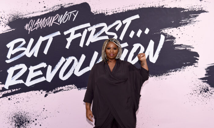 La cofondatrice de Black Lives Matter, Patrisse Khan-Cullors, pose pendant le sommet en direct de Glamour Celebrates 2017 Women Of The Year au Brooklyn Museum à New York, le 13 novembre 2017. (Ilya S. Savenok/Getty Images for Glamour)
