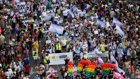 Espagne : des milliers de manifestants défilent après le meurtre d’un jeune homme battu à mort