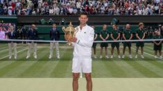 Wimbledon: Djokovic rejoint Federer et Nadal au sommet de la pyramide majeure