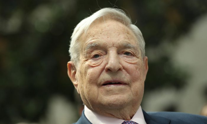 Le financier George Soros assiste à l'ouverture officielle de l'Institut européen rom pour les arts et la culture (ERIAC) au ministère allemand des Affaires étrangères à Berlin, le 8 juin 2017. (Sean Gallup/Getty Images)