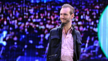 Le conférencier Nick Vujicic se positionne sur la montée de la culture woke dans le secteur privé