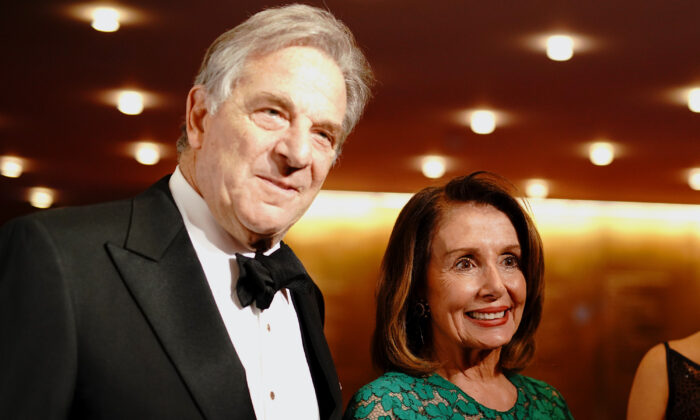 Paul Pelosi et Nancy Pelosi assistent aux cocktails du gala TIME 100 2019 au Jazz at Lincoln Center à New York, le 23 avril 2019. (Jemal Countess/Getty Images for TIME)
