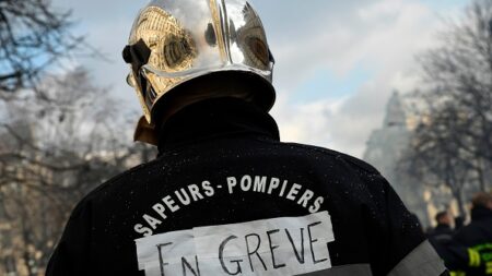 Grève nationale illimitée à partir du 9 août, les pompiers protestent contre la vaccination obligatoire