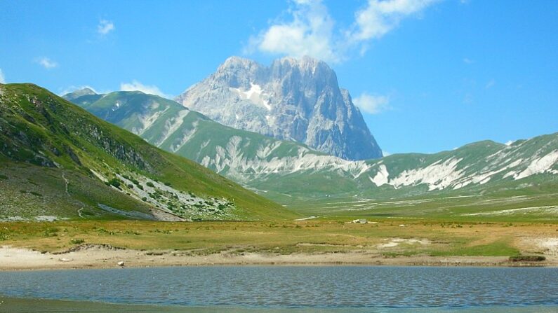 Le glacier Calderone au centre de l'Italie se réduit comme une peau de chagrin. https://commons.wikimedia.org/w/index.php?curid=538734