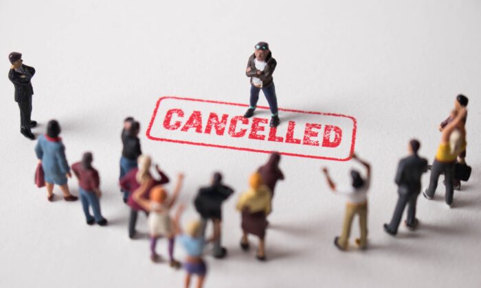 La destruction causée par la « cancel culture » publique a un coût encore plus élevé que les vies individuelles bouleversées et les rêves détruits. (Zenza Flarini/Shutterstock)