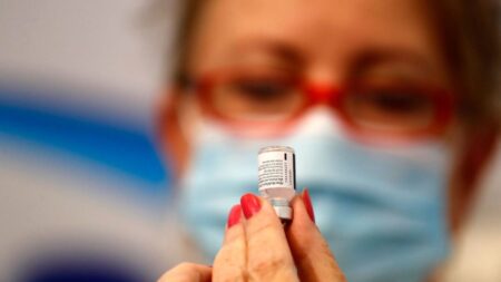 Une infection antérieure au Covid-19 protège davantage contre le variant Delta que le vaccin Pfizer, selon une étude