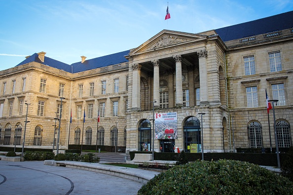 Façade de l'hôtel de ville de Rouen, dans le nord-ouest de la France (LOU BENOIST/AFP via Getty Images)