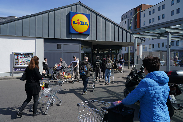 LIDL, une entreprise accusée de profiter du travail des Ouïgours en Chine. Photo de Sean Gallup/Getty Images.