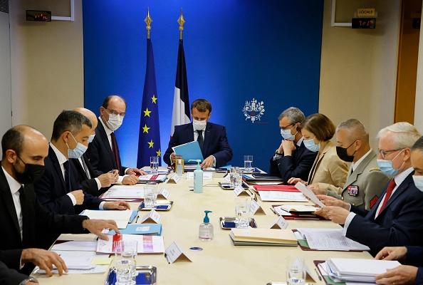 -Le président français Emmanuel Macron a convoqué une réunion de sécurité nationale pour discuter du logiciel espion Pegasus de fabrication israélienne à l'Élysée Paris, le 22 juillet 2021. Photo de Ludovic MARIN / POOL / AFP via Getty Images.