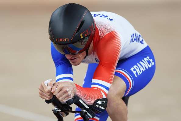 Kevin Le Cunff de l'équipe de France participe à la course sur piste masculine C5 4000m le jour 3 des Jeux paralympiques de Tokyo 2020 le 27 août 2021 à Izu, Shizuoka, Japon. Photo de Kiyoshi Ota/Getty Images.