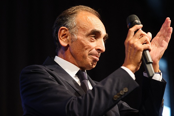 Eric Zemmour, lors du lancement de la promotion de son nouveau livre "La France n'a pas dit son dernier mot" à Nice, dans le sud-est de la France, le 18 septembre 2021. (VALERY HACHE/AFP via Getty Images)