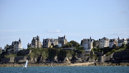 Emploi : logé avec un salaire de 1800 euros, qui veut devenir gardien de manoir à Dinard ?