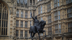 Sanctions: l’ambassadeur chinois interdit au Parlement britannique