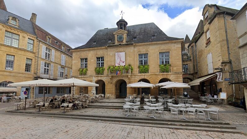 Mairie de Sarlat-la-Canéda - Google maps