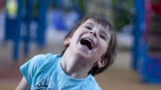 Beckett, le petit garçon atteint d’un cancer dont la photo est devenue virale, sort de l’hôpital après « 1201 jours de combat »