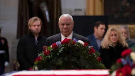 Colin Powell mort du COVID : la dernière escroquerie en date de la pandémie