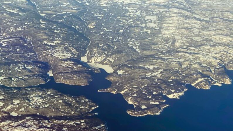 Vue aérienne des falaises au sud-est de Terre-Neuve-et-Labrador, au Canada, le 31 décembre 2019.(Crédit photo DANIEL SLIM/AFP via Getty Images)