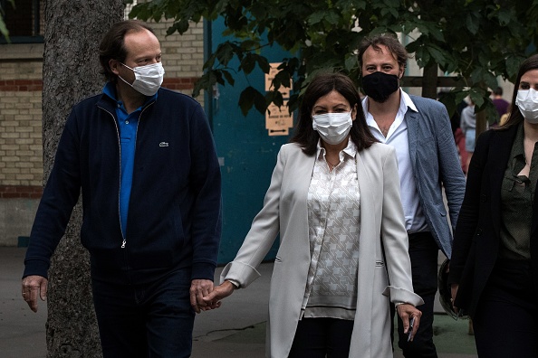 L'actuelle maire de Paris Anne Hidalgo et son mari Jean-Marc Germain (JOEL SAGET/POOL/AFP via Getty Images)