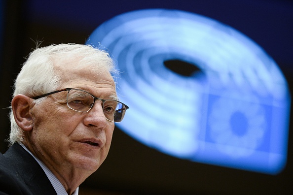 Le chef de la diplomatie européenne Josep Borrell, qui préside la réunion, s'était montré dubitatif lundi matin sur les chances de trouver un accord pour de nouvelles sanctions économiques. (Photo : JOHANNA GERON/POOL/AFP via Getty Images)