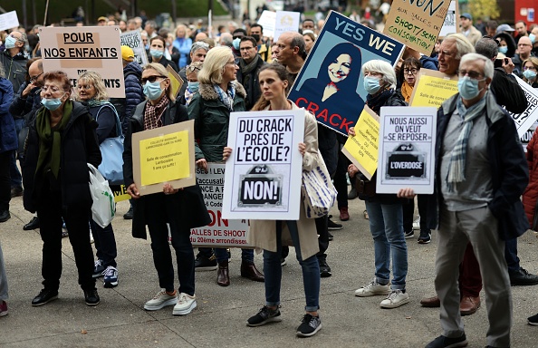 Protestation des quartiers contre l'insécurité causée par les consommateurs de crack à Paris, le 2 octobre 2021. (Photo :  THOMAS COEX/AFP via Getty Images)