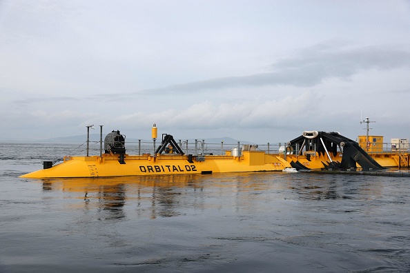 -L'hydrolienne O2 appartenant à Orbital Marine Power est vue dans le canal près d'Eday, îles Orcades, le 6 septembre 2021. Photo par ADRIAN DENNIS/AFP via Getty Images.