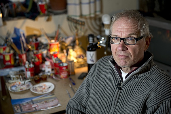 Le caricaturiste suédois Lars Vilks a déclenché une tempête dans le monde musulman avec son dessin de 2007, devenu célèbre, représentant le prophète Mahomet sous forme de chien.       (Photo : BJORN LINDGREN/AFP via Getty Images)