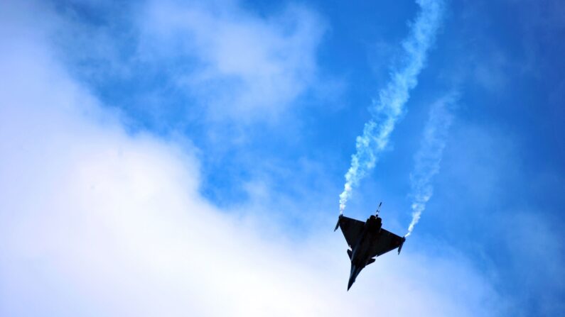 Rafale en vol. (Photo : ERIC PIERMONT/AFP via Getty Images)