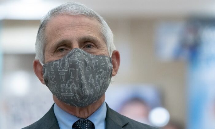 Le Dr Anthony Fauci est aperçu à New York sur une photo d'archive. (Jeenah Moon/Getty Images)