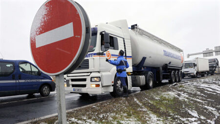 Le Nord et le Pas-de-Calais en vigilance neige et verglas, après plusieurs accidents cette nuit