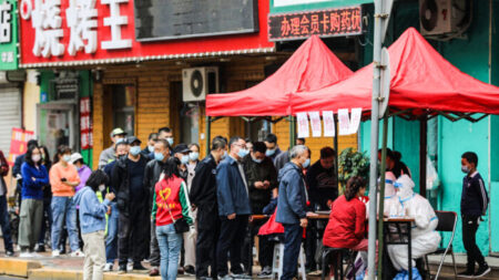 Il est urgent de contrer la propagande alarmiste de Pékin au sujet du COVID-19