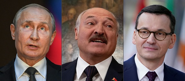 (De gauche à droite) le président russe Vladimir Poutine, le président du Bélarus Alexandre Loukachenko et le Premier ministre polonais Mateusz Morawiecki.  La Pologne a déclaré le 10 novembre 2021 avoir constaté une recrudescence des tentatives de franchissement de sa frontière et avoir repoussé des centaines de migrants vers la Biélorussie, après avoir accusé Minsk et Moscou de tenter d'orchestrer une crise aux frontières de l'Europe. (Photo : TIZIANA FABI,JOE KLAMAR,KENZO TRIBOUILLARD/AFP via Getty Images)