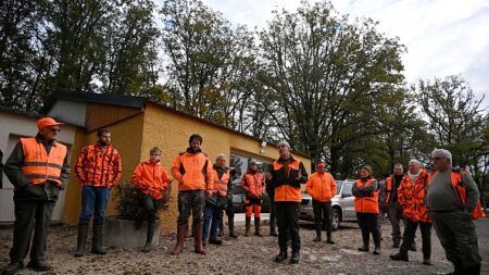 Les chasseurs « ont un rôle à jouer en matière de police de proximité », selon leur président Willy Schraen