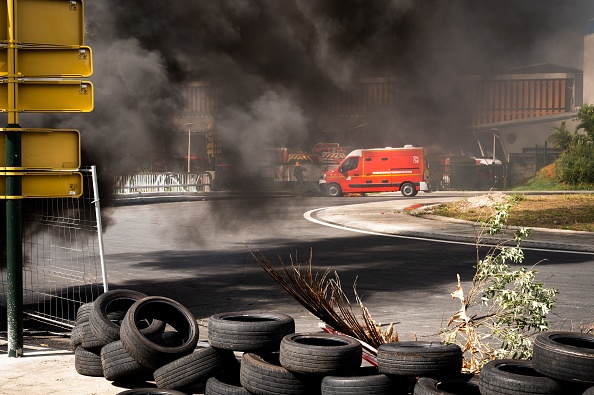 Rond-point de Perrin aux Abymes, Guadeloupe, le 17 novembre 2021. (Photo CARLA BERNHARDT/AFP via Getty Images)