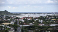 Saint-Martin : la tension persiste malgré la visite du préfet aux manifestants